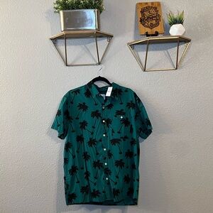American Eagle Outfitters Teal Palm Print Shirt